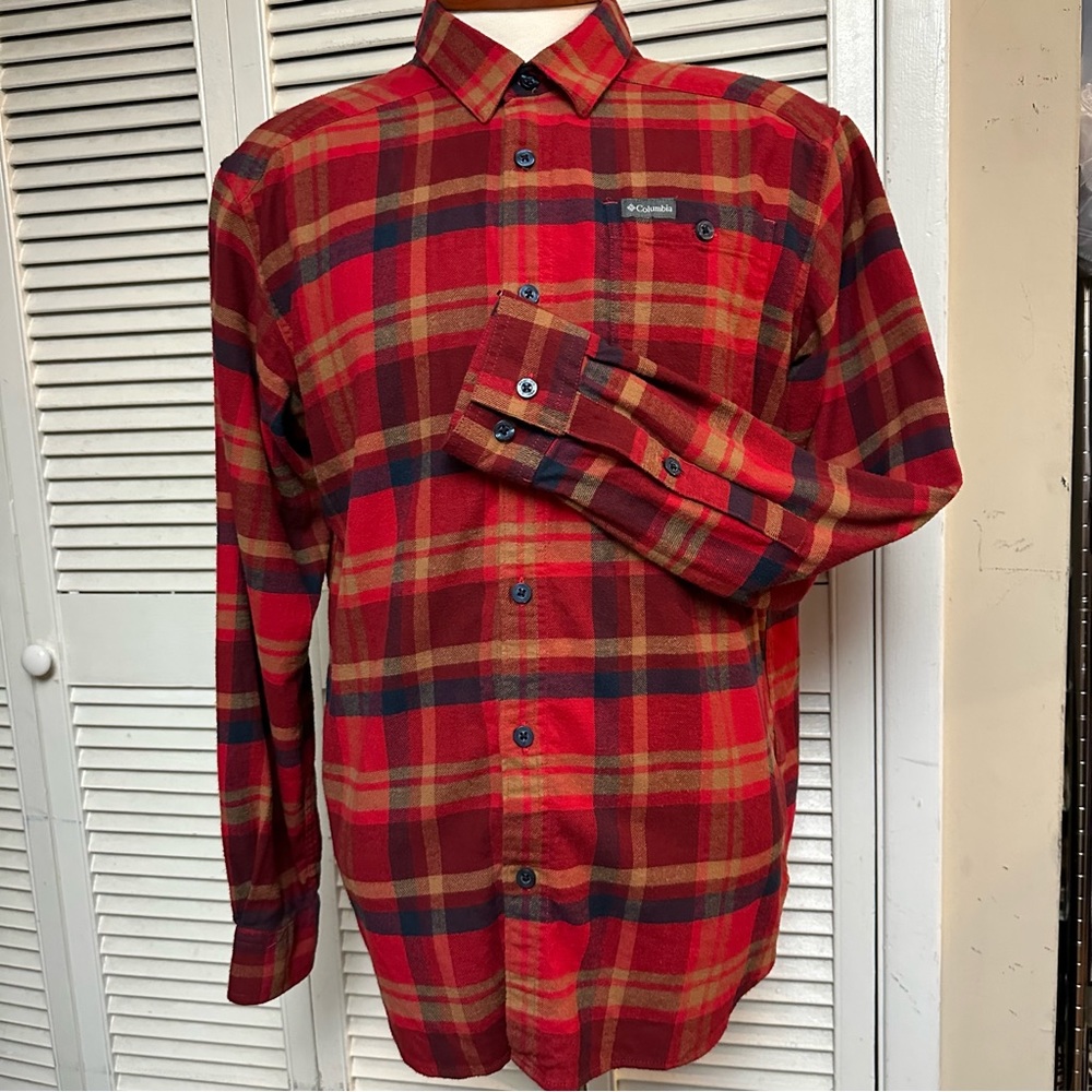 Columbia Size Large Flannel Red Plaid